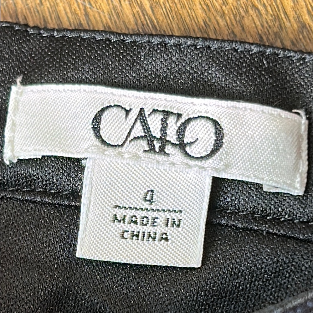 Elegant Black Floral Skirt‎ - Picture 2 of 15